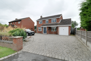 Sandtoft Road, Belton, Doncaster, DN9 1PH